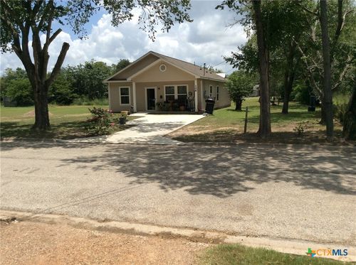 106 Center St, Cuero, TX, 77954-4520 | Card Image