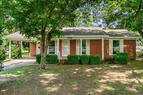 1009 Woodland Park Rd, Bryant, AR, 72022-6658 | Card Image