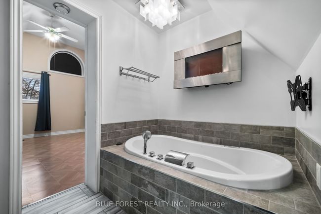 246 Grey St, House other with 3 bedrooms, 2 bathrooms and 4 parking in London ON | Image 16