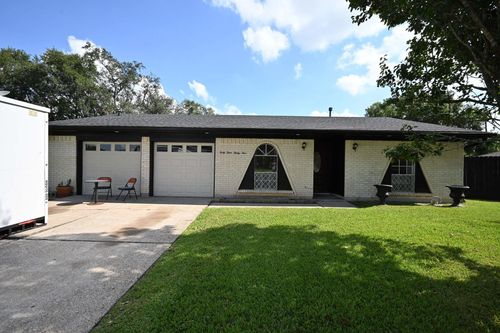 4335 Yosemite Dr, Pasadena, TX, 77504-3428 | Card Image