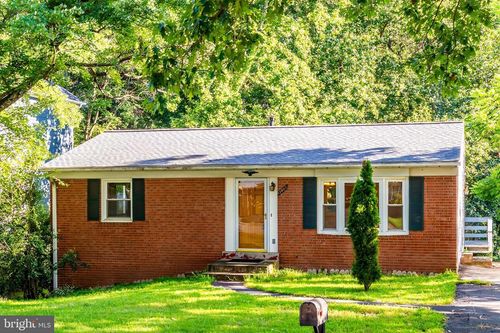 13805 Fulmer Dr, CHANTILLY, VA, 20151-2812 | Card Image