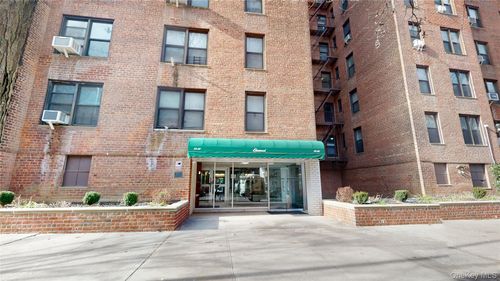2t-33-26 92nd St, Jackson Heights, NY, 11372-1823 | Card Image
