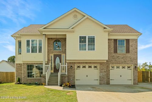 121 Mud Hen Dr, Shepherdsville, KY, 40165-5136 | Card Image