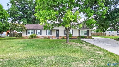 1907 W Hobbs St, Athens, AL, 35611-4611 | Card Image