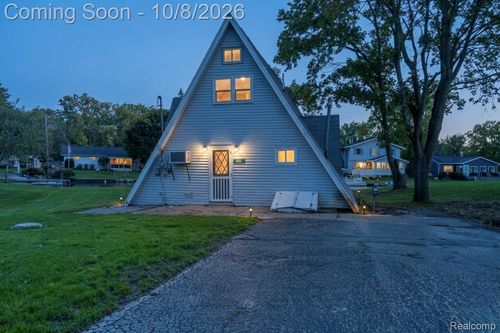 806 Oak Hills Dr, Brooklyn, MI, 49230 | Card Image