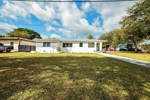 296 Navajo St, Miami Springs, FL, 33166-5121 | Card Image