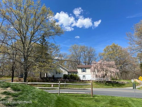 167 Municipal Dr, Bushkill, PA, 18324-8348 | Card Image