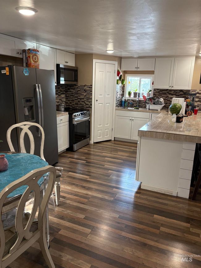 805 W Avenue H, House other with 3 bedrooms, 2 bathrooms and 2 parking in Jerome ID | Image 16