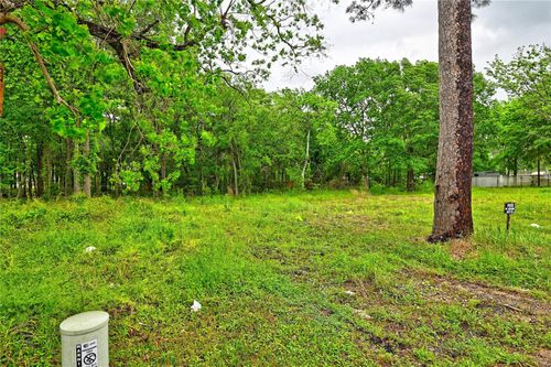 302 Smith Rd, Magnolia, TX, 77354-5285 | Card Image