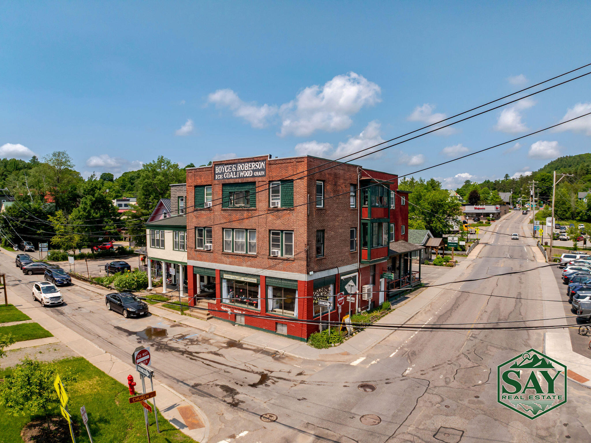29 Woodruff St, Saranac Lake, NY 12983