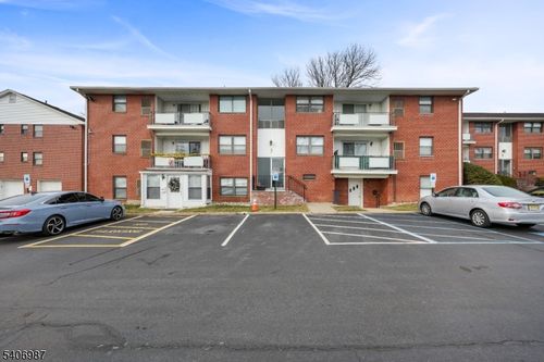 apt-f1-1300 Rock Ave, North Plainfield, NJ, 07060-3515 | Card Image