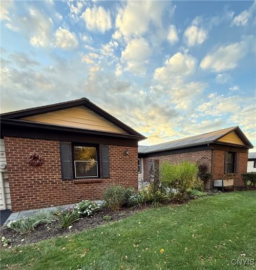 30 The Orch, Fayetteville, NY, 13066-2254 | Card Image