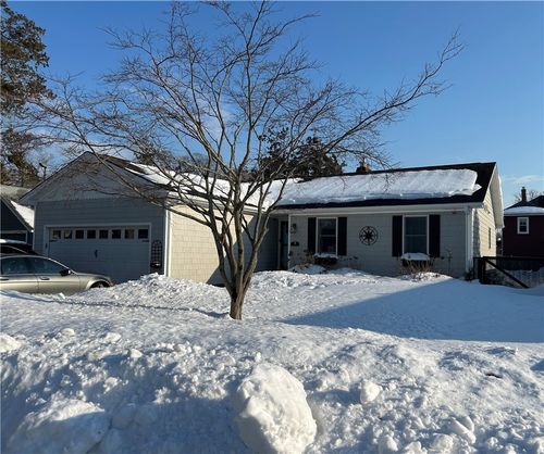 9 Mystic Ave, Riverside, RI, 02915-4730 | Card Image