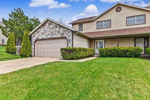 1570 Iroquois Ave, Grafton, WI, 53024-9341 | Card Image