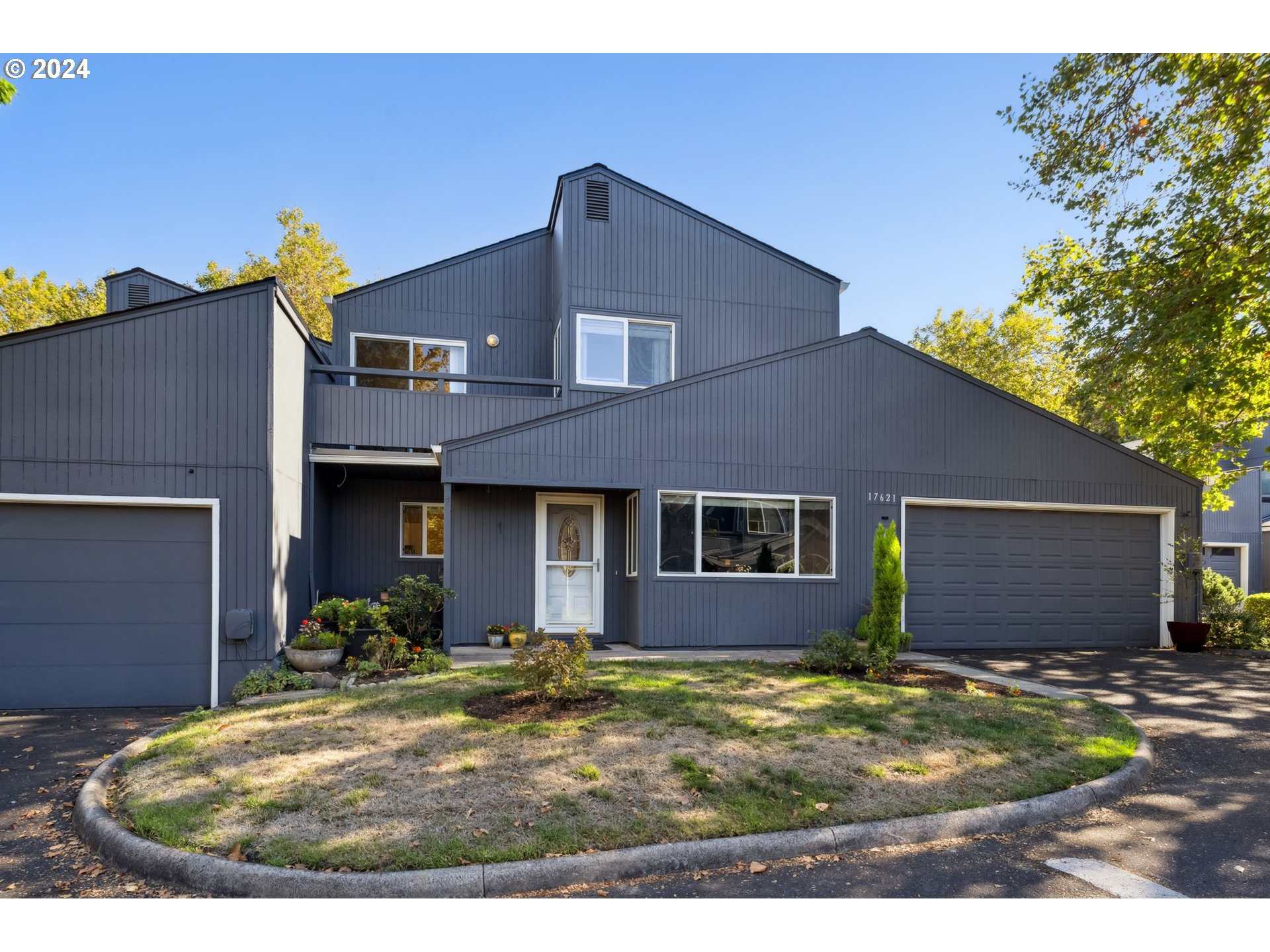 Rolling Hill Ln, Beaverton, OR 97006