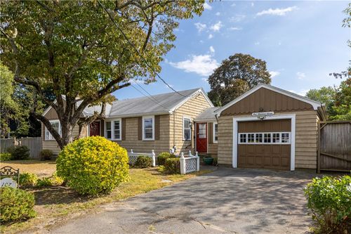 107 Fuller St, Pawtucket, RI, 02861-3016 | Card Image