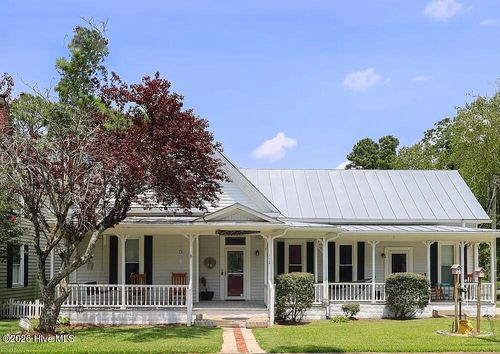 112 W Foy St, Richlands, NC, 28574-8287 | Card Image