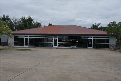 a-2988 W Huntsville Ave, Springdale, AR, 72762-7739 | Card Image