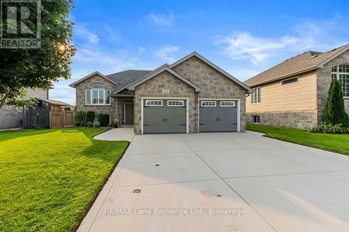 298 Stickel Street, Saugeen Shores, ON, N0H2C1 | Card Image