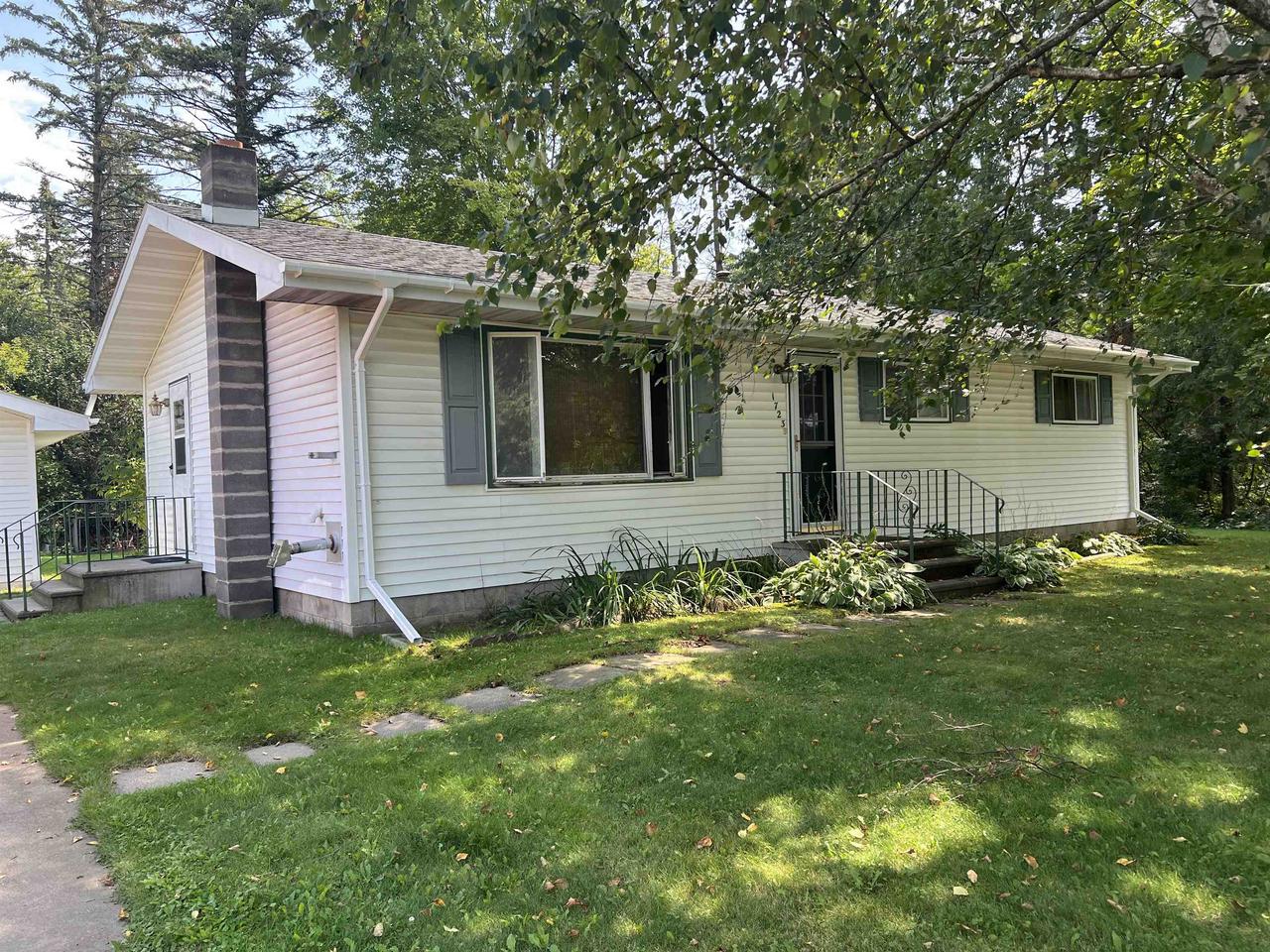 Superior St, Antigo, WI 54409