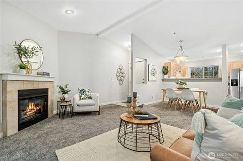 apt-d302-25025 Se Klahanie Blvd, Sammamish, WA, 98029-7788 | Card Image