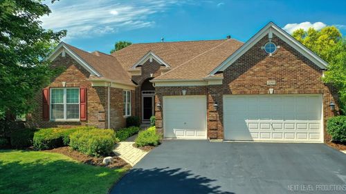 2095 Sandell Ln, North Aurora, IL, 60542-4008 | Card Image