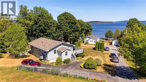 5 Kenwood Rd, Grand Bay Westfield, NB, E5K1M7 | Card Image