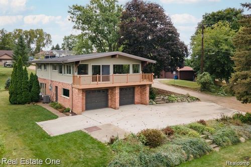 2728 Devonshire, Addison Twp, MI, 48367-2926 | Card Image