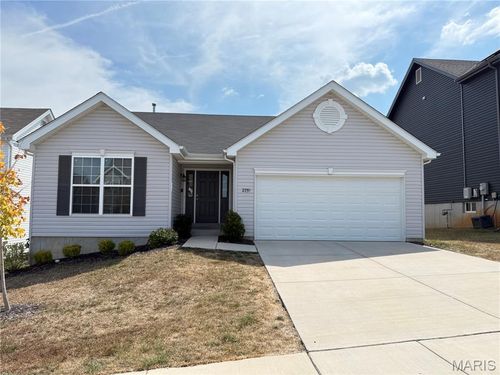 2751 Winding Valley Dr, Fenton, MO, 63026-5121 | Card Image