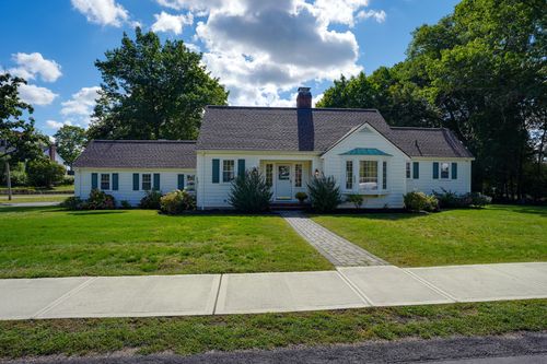 122 Maple Street, Norwood, MA, 02062 | Card Image