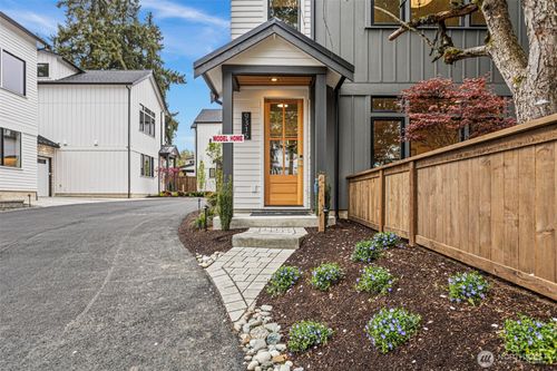 9315 132nd Ave Ne, Kirkland, WA, 98033-5987 | Card Image