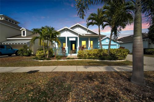 527 Manns Harbor Dr, APOLLO BEACH, FL, 33572-3316 | Card Image
