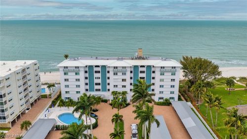 64-6566-2011 Gulf Shore Blvd N, NAPLES, FL, 34102-4632 | Card Image