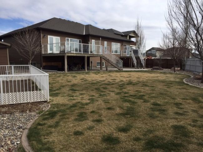 34 Waterfront Landing, Home with 5 bedrooms, 4 bathrooms and 6 parking in Coaldale AB | Image 4