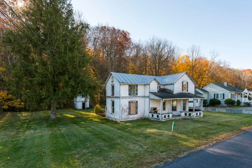 165 W W Railroad Ave, CRAIGSVILLE, VA, 24430-2210 | Card Image
