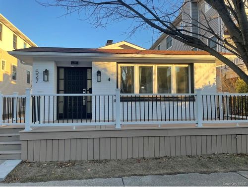 front-527 W Market Street W, Long Beach, NY, 11561 | Card Image