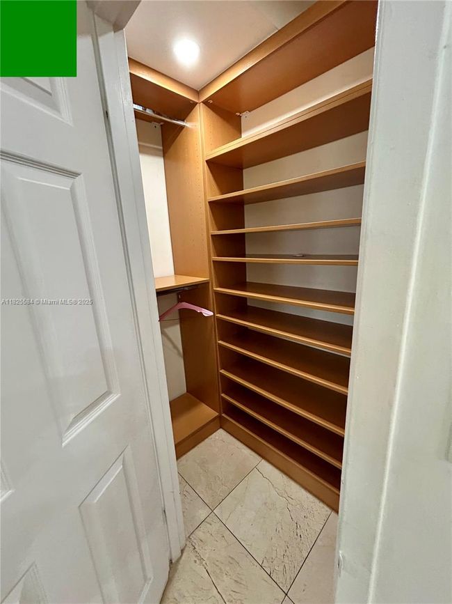 APT-514 - 5401 Collins Ave, Condo with 1 bedrooms, 2 bathrooms and null parking in Miami Beach FL | Image 31