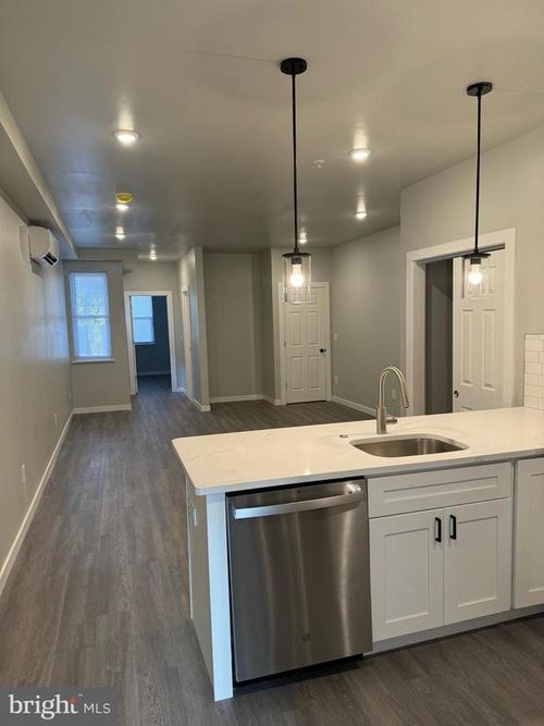 5813 Cedar Ave, PHILADELPHIA, PA, 19143-1933 | Card Image