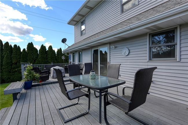 The Trex decking, rails, and benches are low maintenance and pleasing to the eye. | Image 21