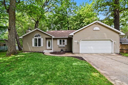 14275 Shiawassee Dr, Grand Haven, MI, 49417-9529 | Card Image