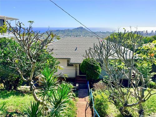 3655 Nihipali Pl, Honolulu, HI, 96816-3307 | Card Image