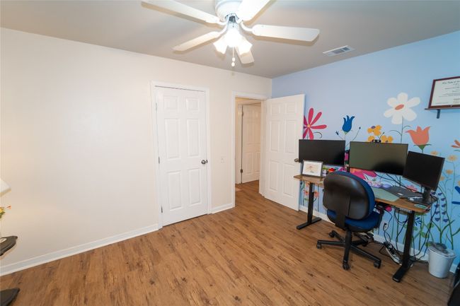Office with ceiling fan | Image 21