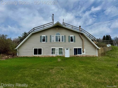 7285 Mayville Rd, Marlette, MI, 48453-9542 | Card Image