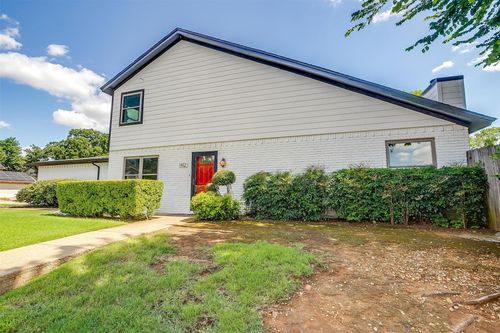 1412 Palmnold Cir E, Fort Worth, TX, 76120-4704 | Card Image
