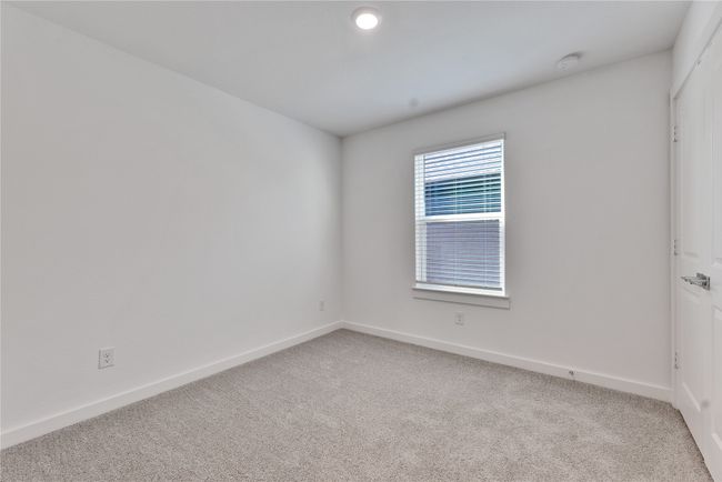 Unfurnished room with light carpet and baseboards | Image 31