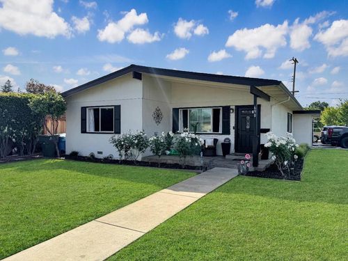 690 El Cerrito Way, Gilroy, CA, 95020 | Card Image