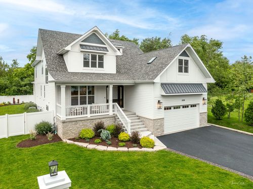 6538 Bentley Ave, Willowbrook, IL, 60527-1833 | Card Image