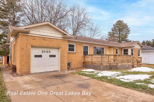 1955 Fairfield St, Saginaw, MI, 48602-3227 | Card Image