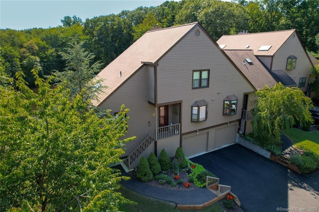 Wrabel Cir, Monroe, CT 06468