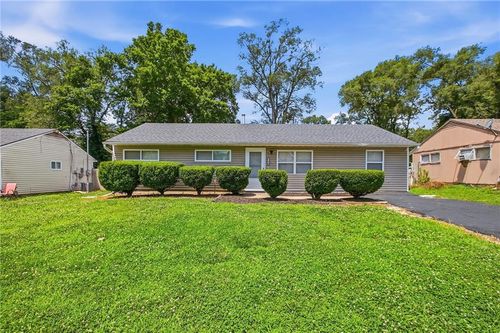 11410 Crystal Ave, Kansas City, MO, 64134-3353 | Card Image